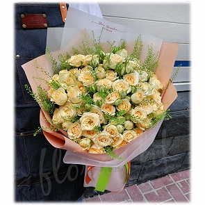BO113  肯亞多頭小玫瑰花束香港 香港訂花送花束 BO113  肯亞多頭小玫瑰花束香港 香港訂花送花束